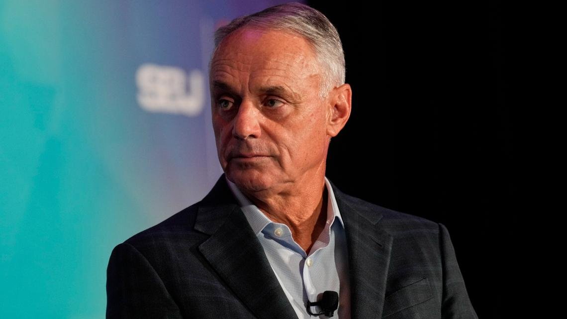 Rob Manfred says he discussed Pete Rose's status with Donald Trump and will rule on reinstatement