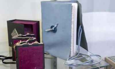 The fine art of SeQuencing books by hand