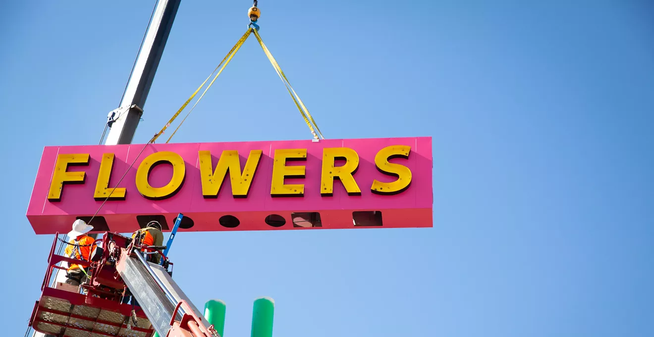 Mesa's Neon Garden gives new life to vintage signs