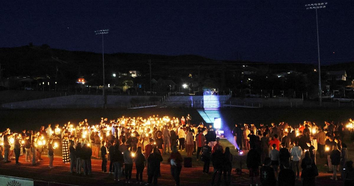 ‘He touched so many lives’: Candlelight vigil in Kingman honors Reilly Feil