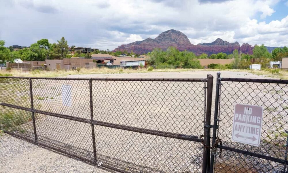 Divided council approves new lease for Villas on Shelby