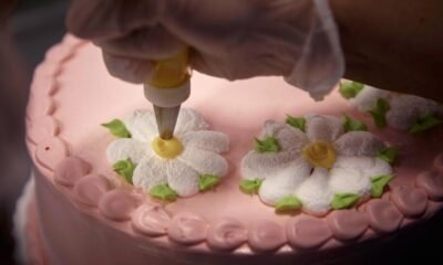 Walmart's army of bakery decorators take the cake when it comes to hourly store pay
