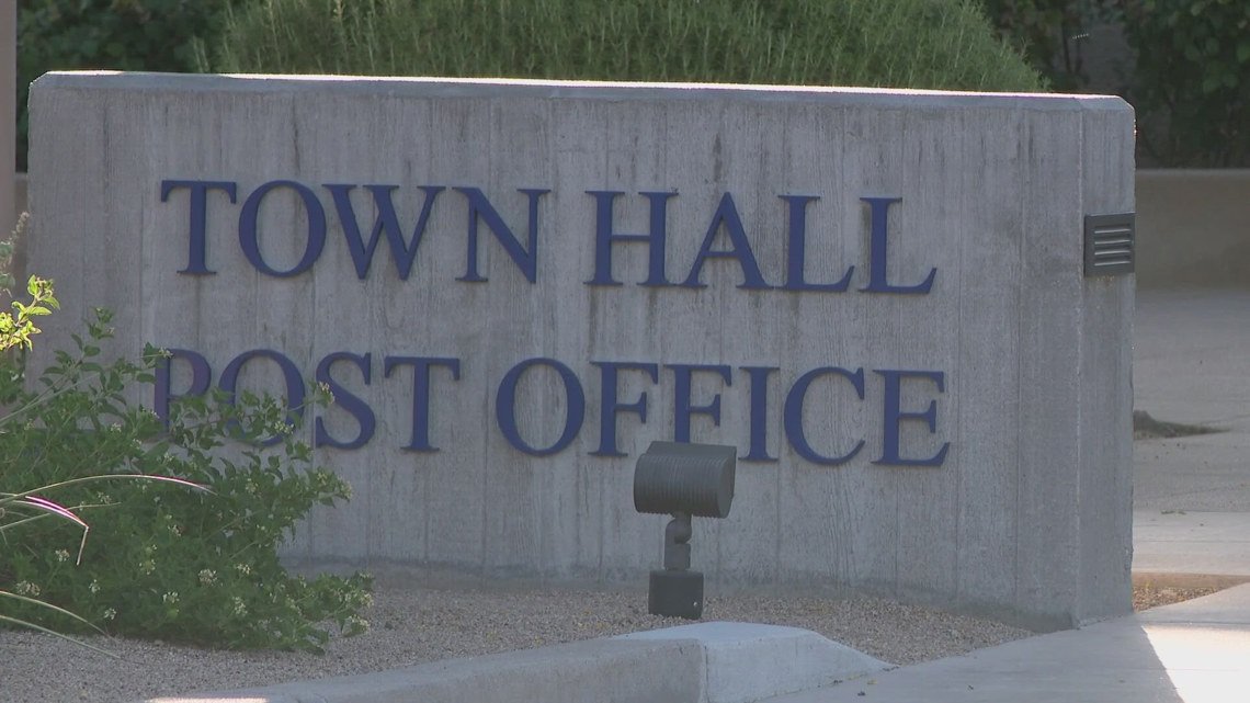Paradise Valley rallies to keep its only post office open