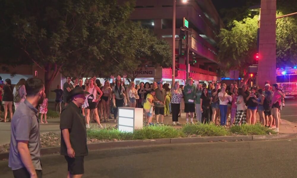High-rise hotel in downtown Phoenix evacuated for fire