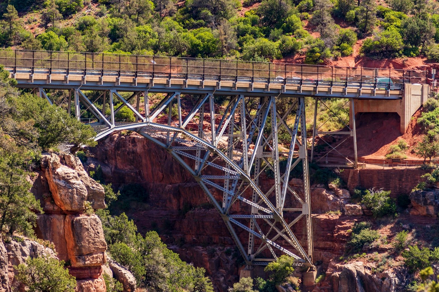 CCSO, Sedona police respond to suicide at Midgley Bridge