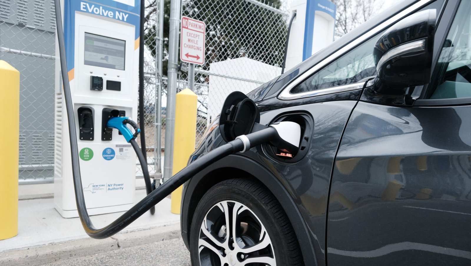 Federal judge orders Trump administration to unfreeze EV charger funding
