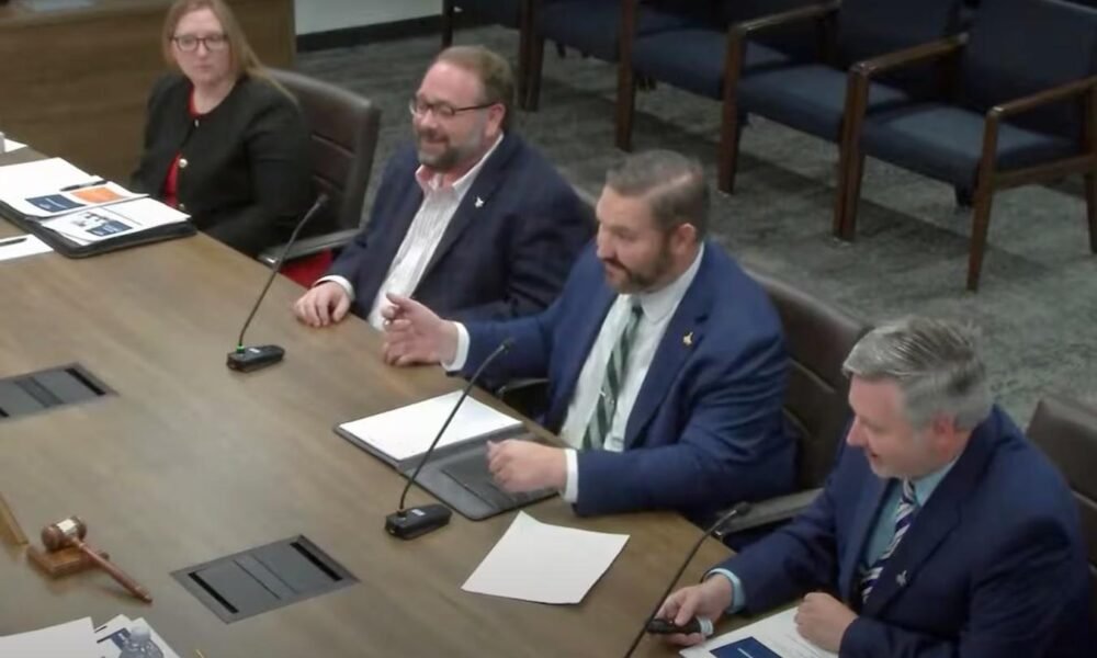 Maricopa County recorder sues supervisors over election powers