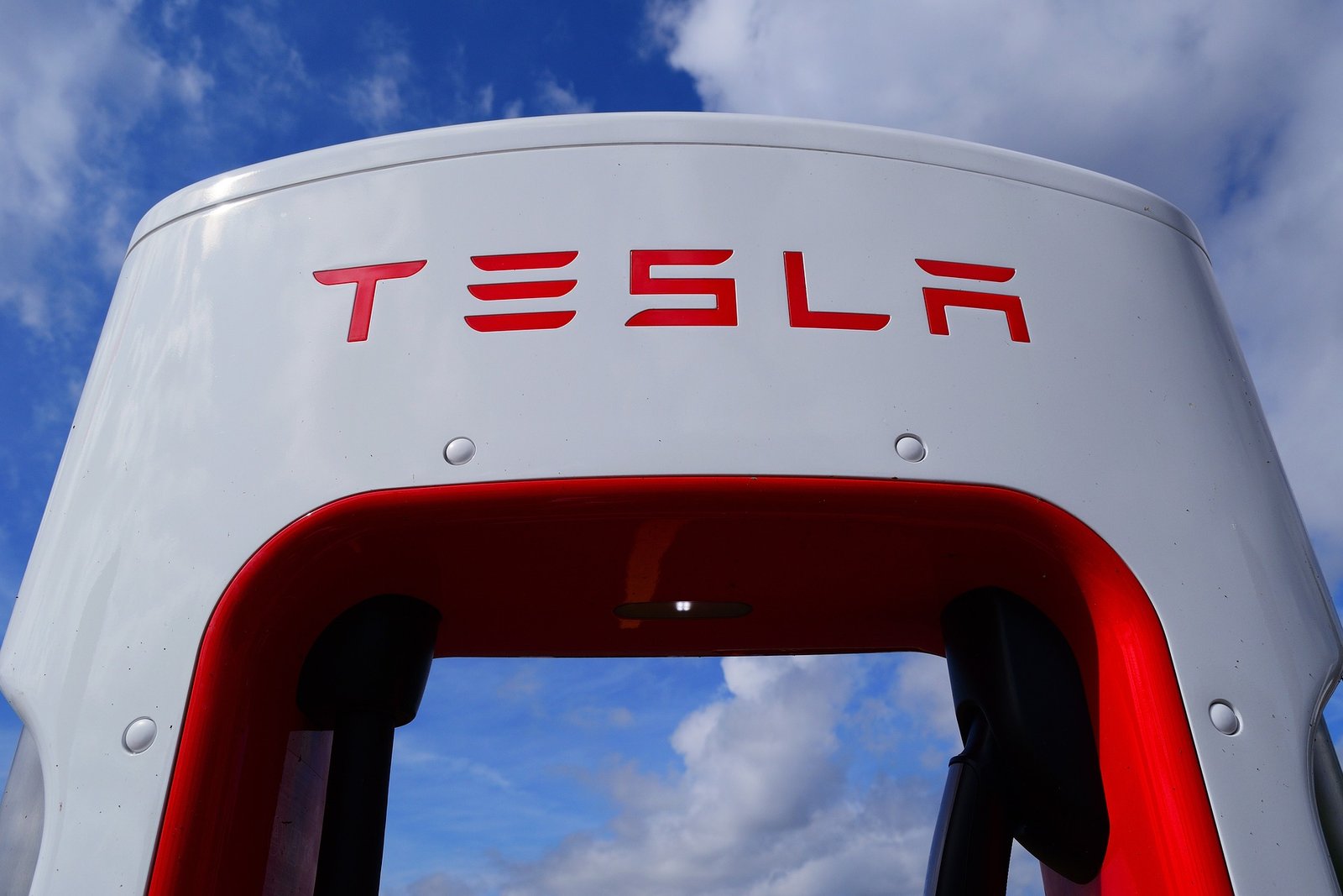 Tesla proposes Maricopa’s first superchargers amid Musk, Trump feud