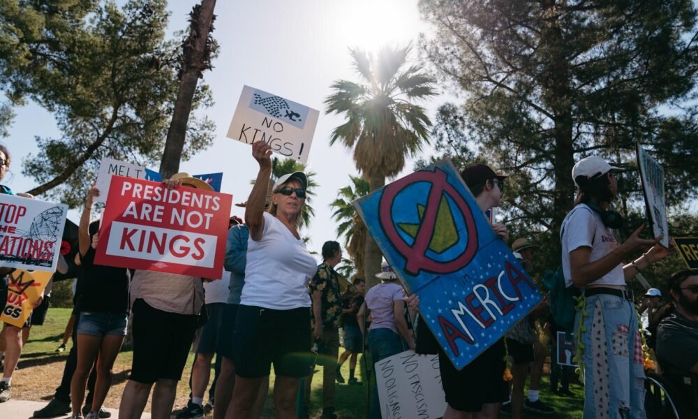 'No Kings Day': Thousands of Tucsonans gather at Reid Park, Oro Valley