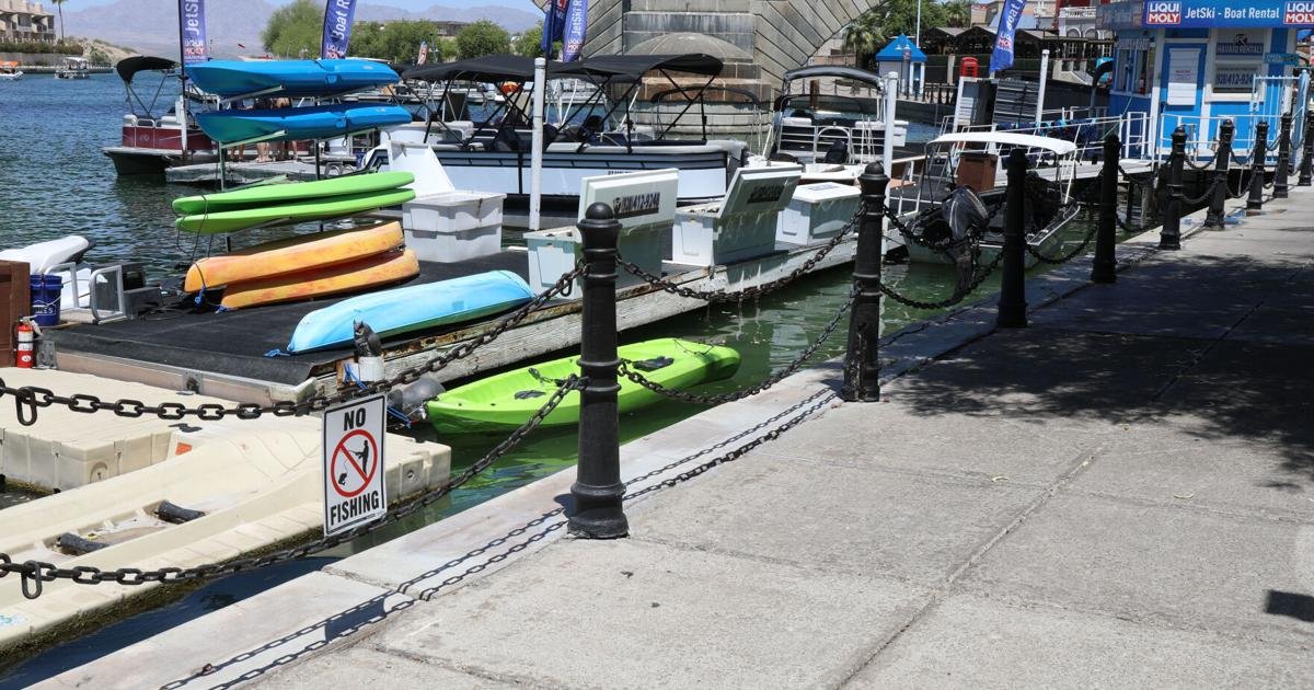 'No fishing’ signs along Bridgewater Channel due to boats being damaged by lines